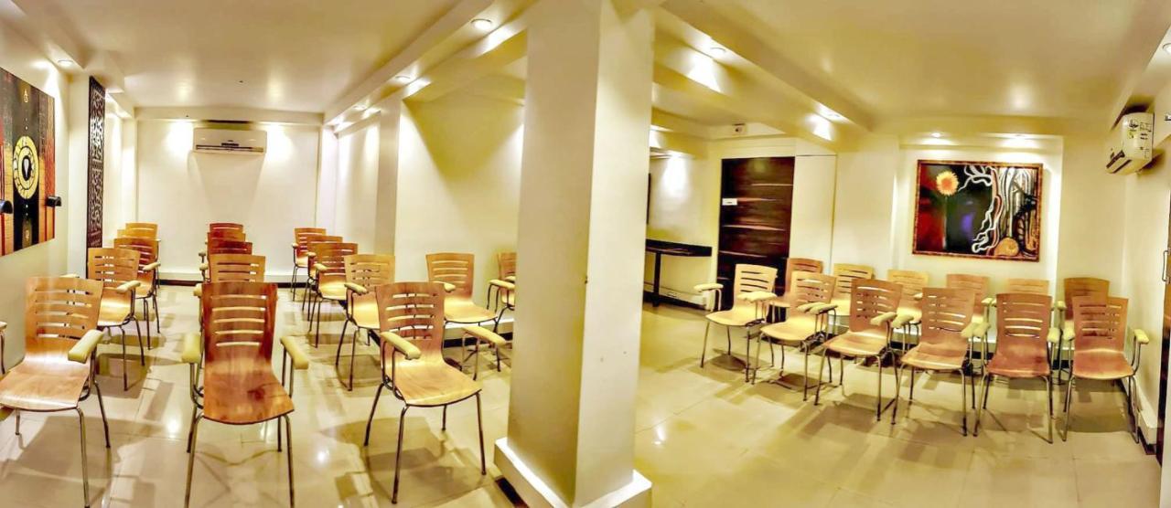 Hotel Samraj Bombay Esterno foto