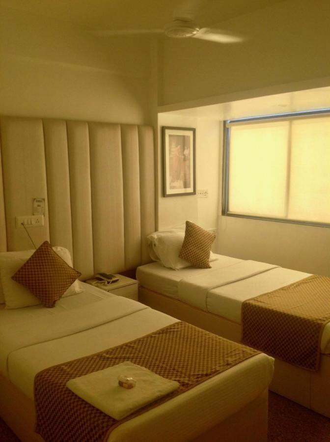 Hotel Samraj Bombay Esterno foto