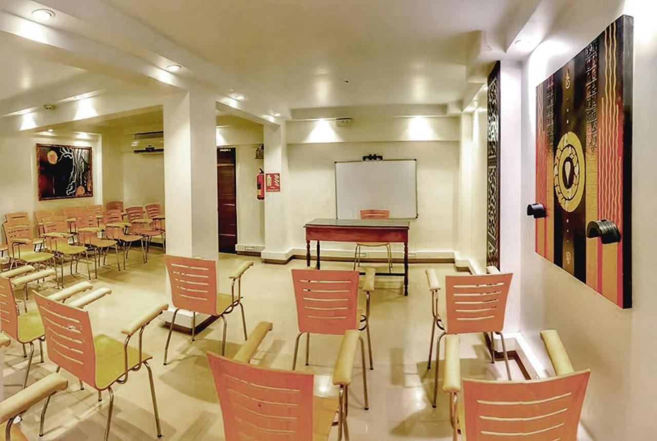 Hotel Samraj Bombay Esterno foto